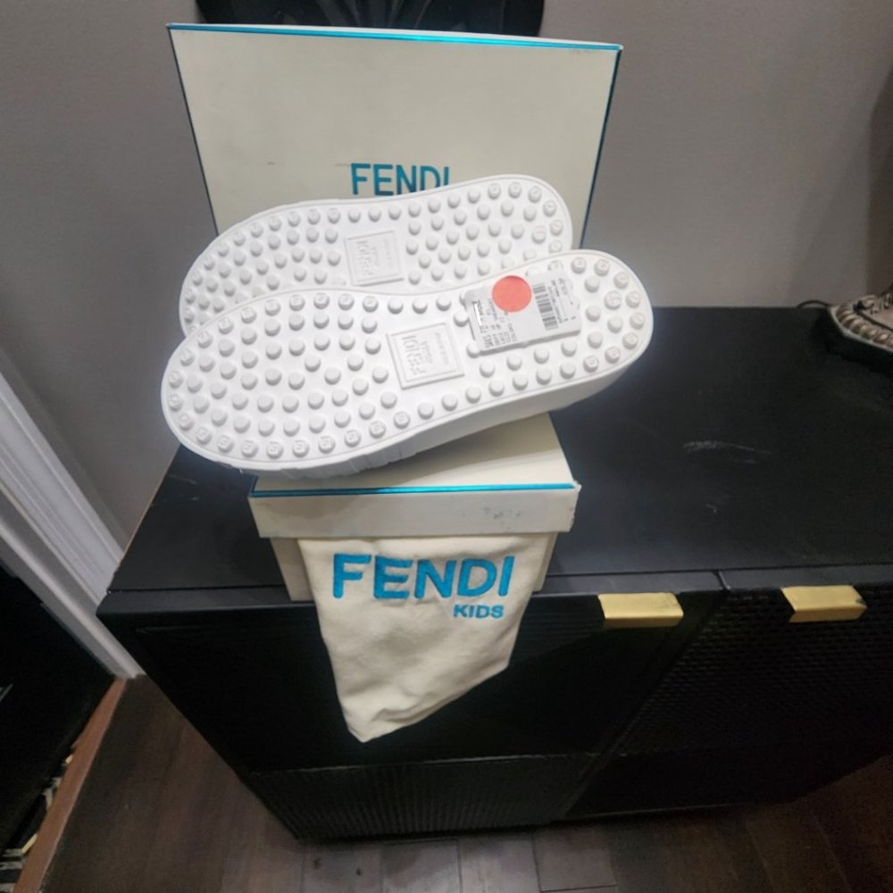 NIB Authentic Kid Fendi Low Top Sneakers - Picture 9 of 9